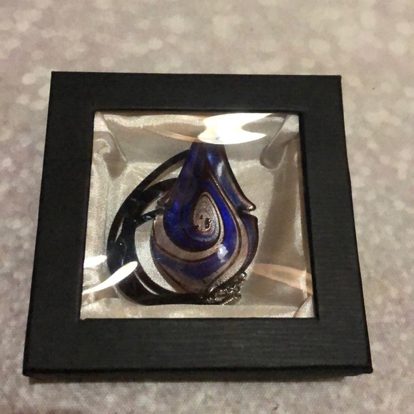 Handcrafted Glass Pendent - Picture 5 of 7